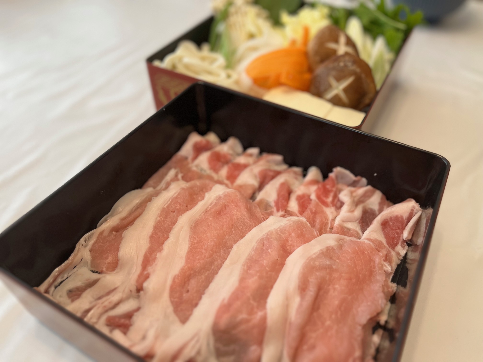 【食でめぐる奈良】【女性専用】鍵付き個室。大和牛とヤマトポークのしゃぶしゃぶを堪能！夕食付プラン