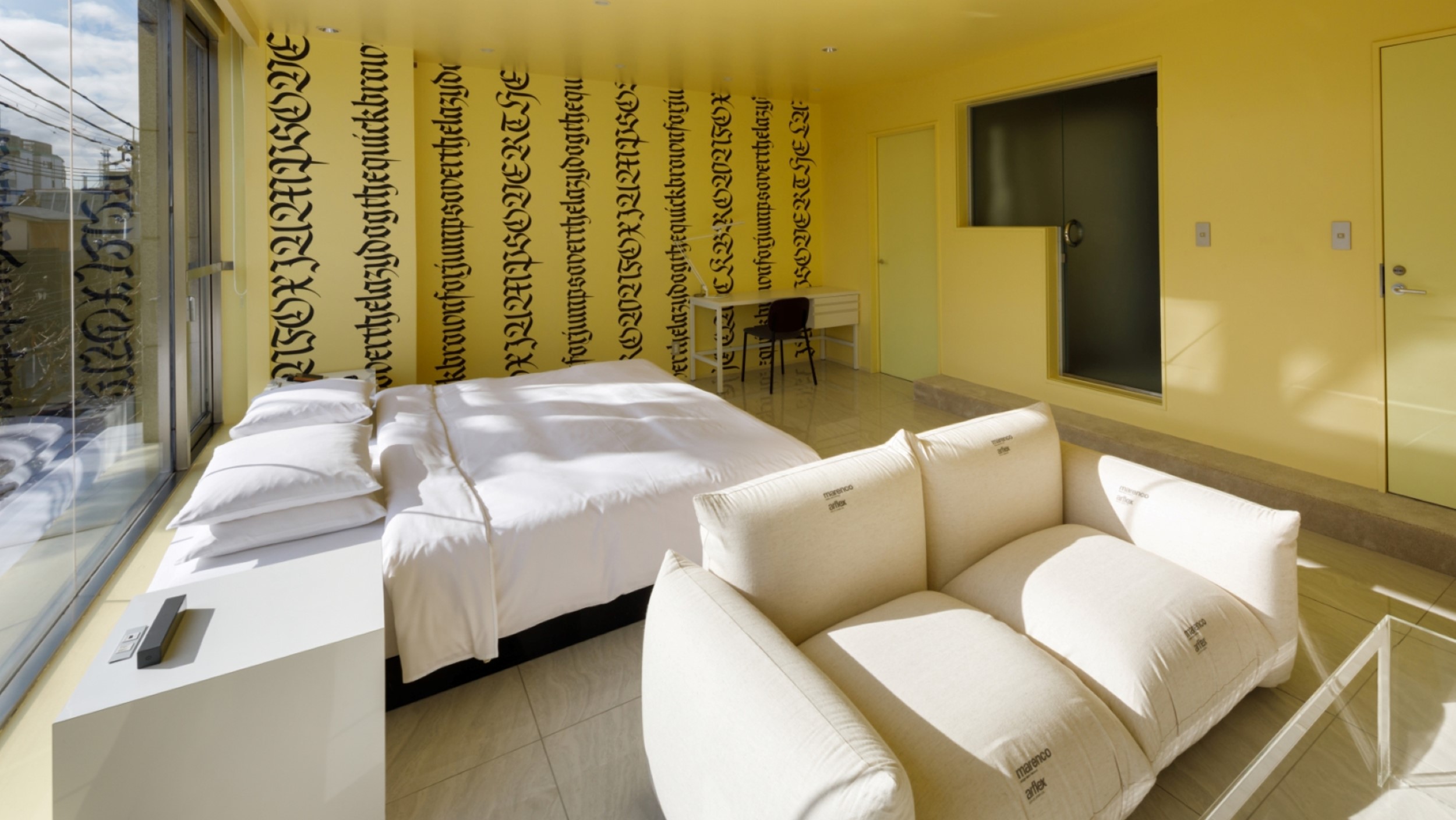 Room No.301　Semi Suite　デザイナー：MIKITYPE