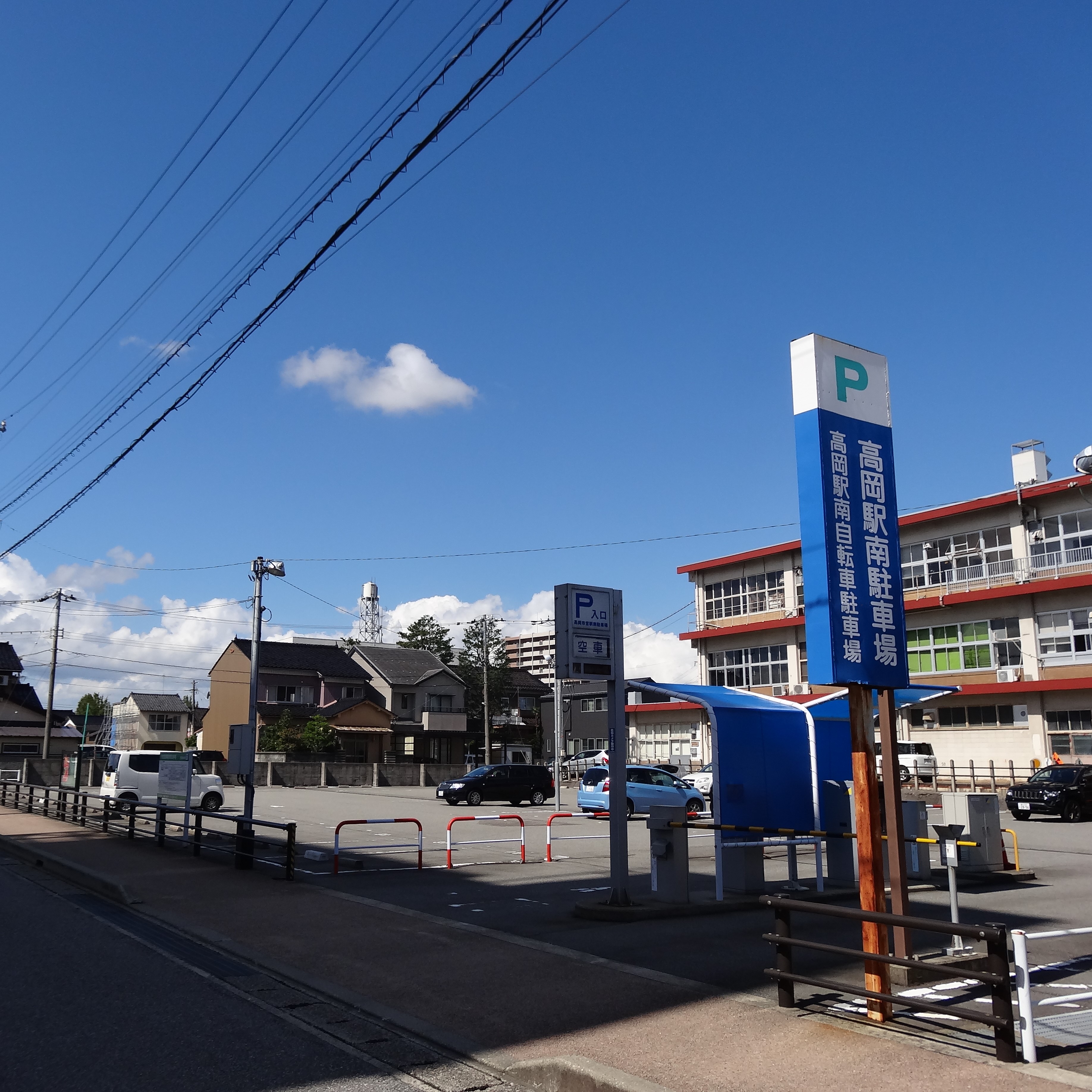 【徒歩1分】高岡駅南駐車場