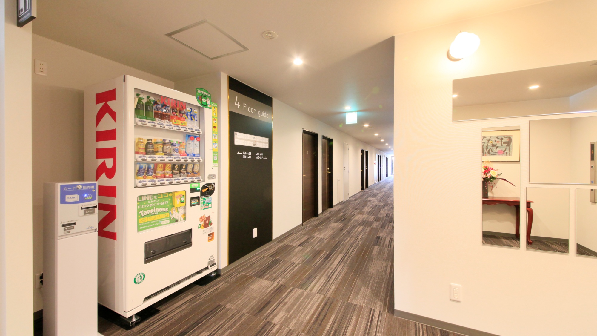 【客室階廊下】