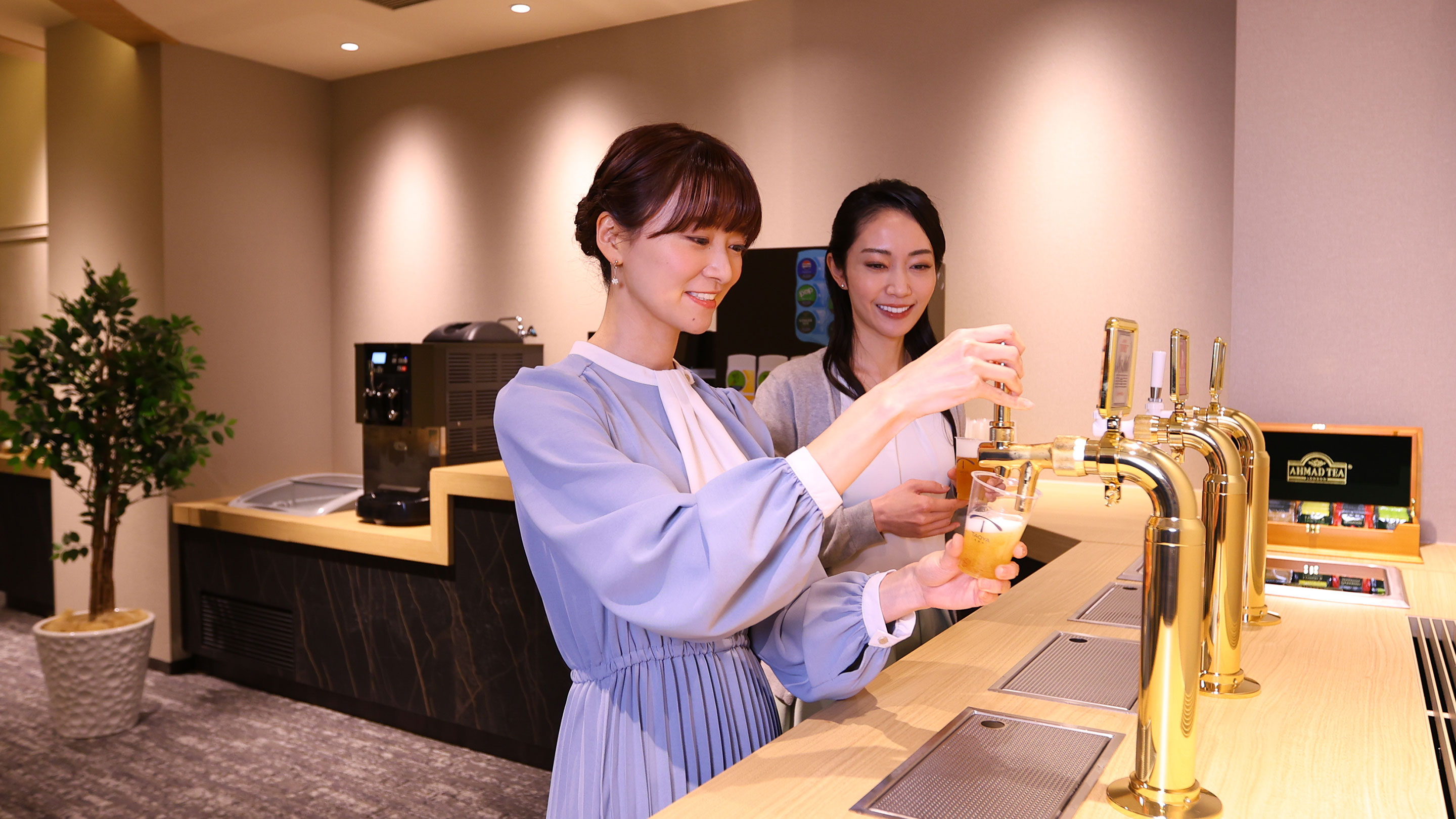 ラウンジ