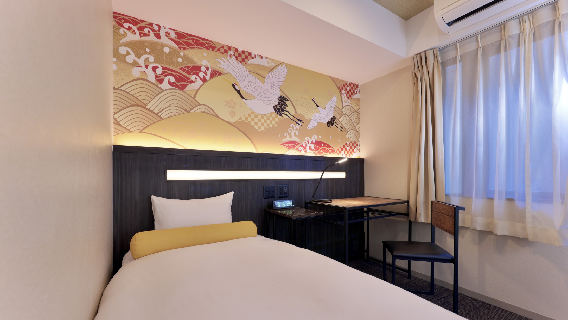 シングル利用セミダブルルーム