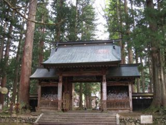 雲洞庵（当ロッヂから車で約7分）