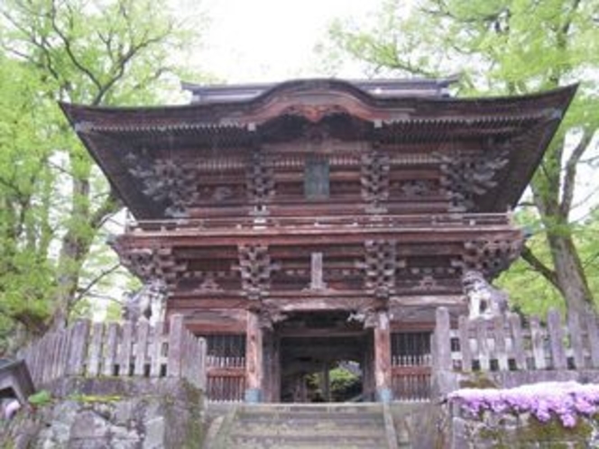 浦佐毘沙門堂※普光寺（当ロッヂから車で約45分）