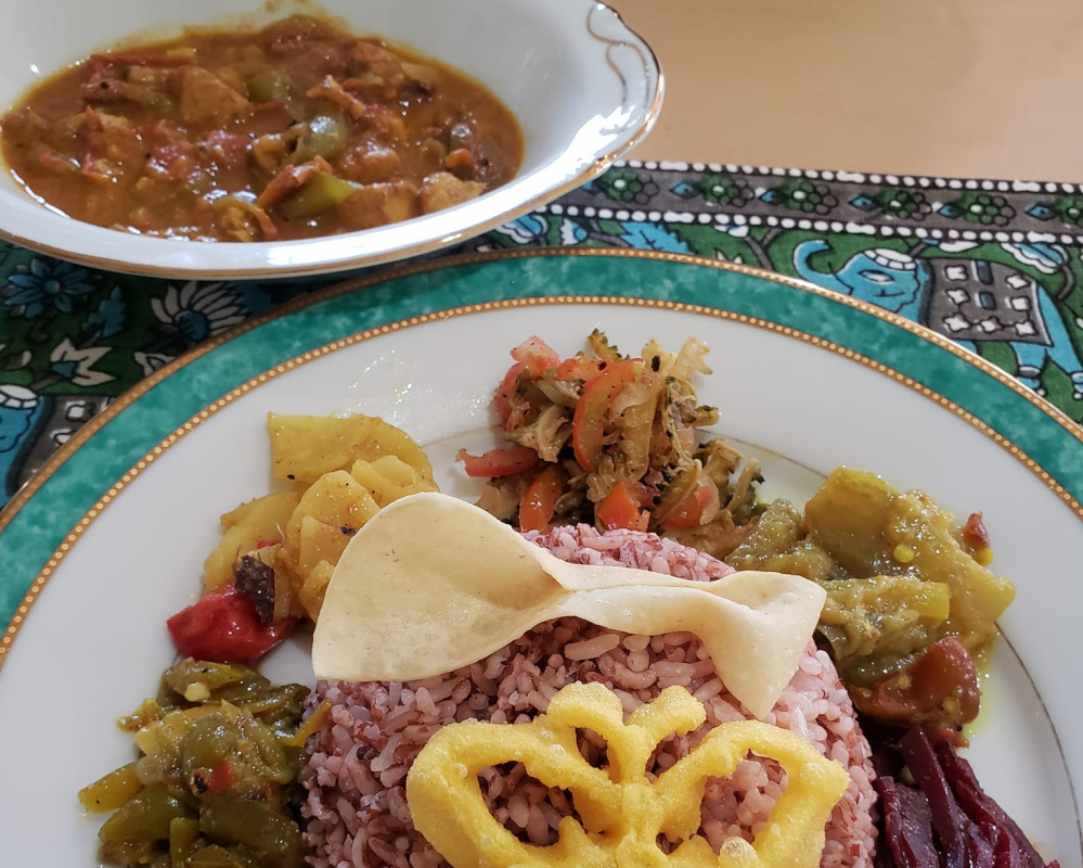 スリランカ カフェ＆レストラン アラリヤ（当ロッヂから車で約7分）