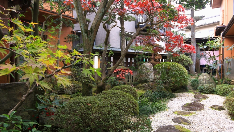 【☆カニ食べ納めセール☆】リーズナブルにカニ料理ご堪能して頂けるカニすきコース！１泊２食