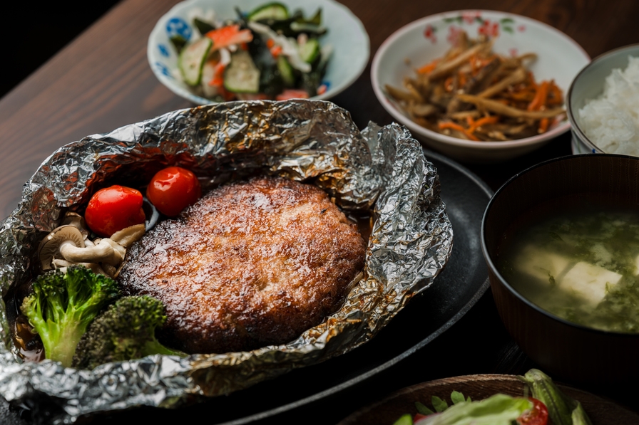 【1泊2食付】壱岐牛ハンバーグ×焼酎飲み比べ｜セルフ朝食＆日帰り温泉チケット長崎県しま旅
