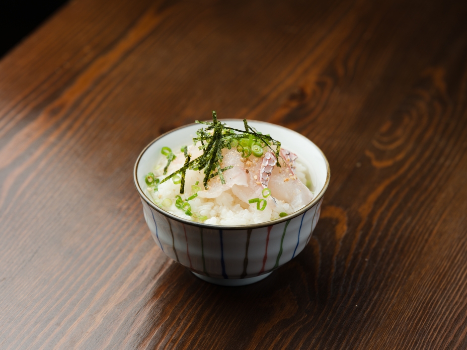 【連泊2食付】壱岐産本マグロ・ヤリイカ×壱岐牛ハンバーグ＆焼酎飲放題｜温泉チケット付 長崎県しま旅