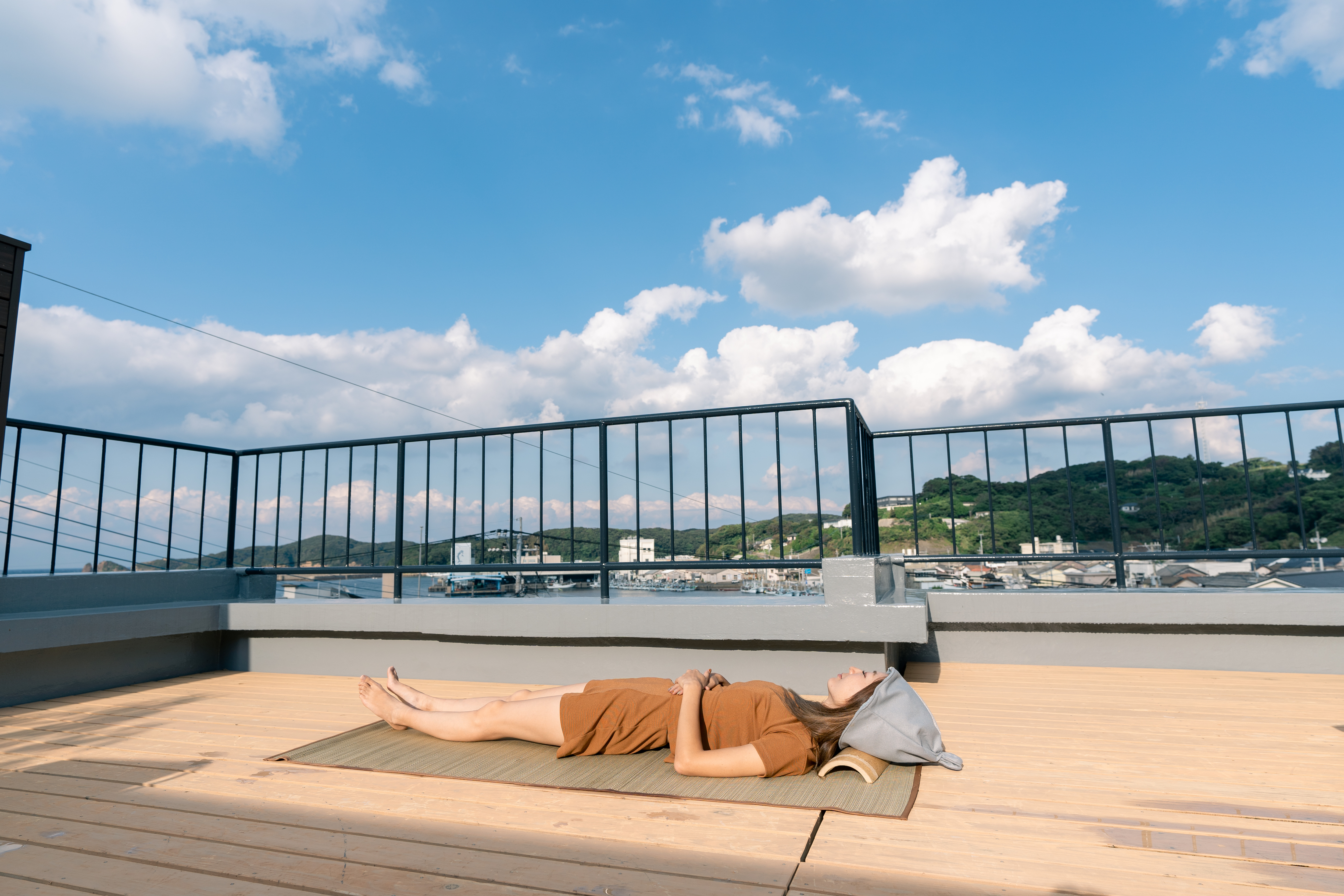 サウナ外気浴（ござの干物外気浴）