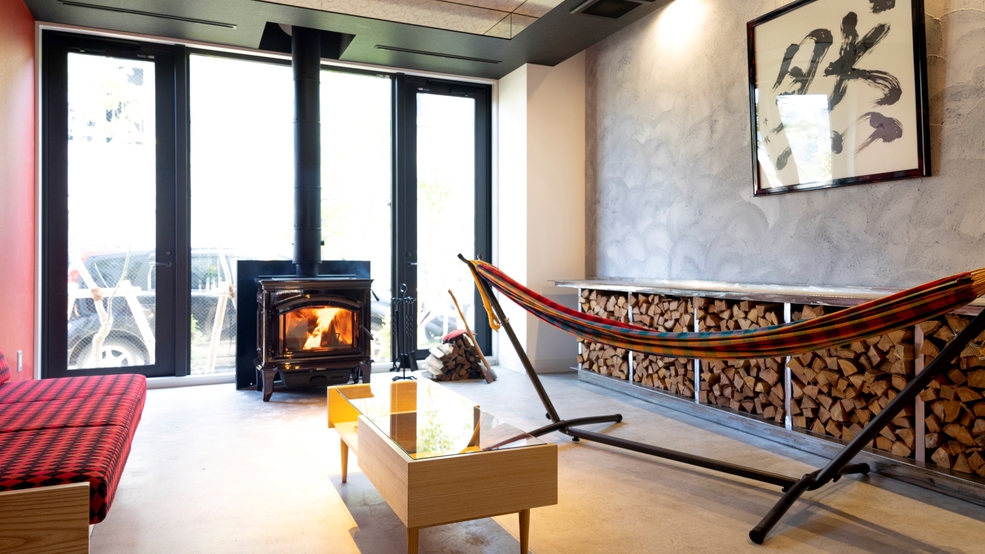 暖炉のあるロビー