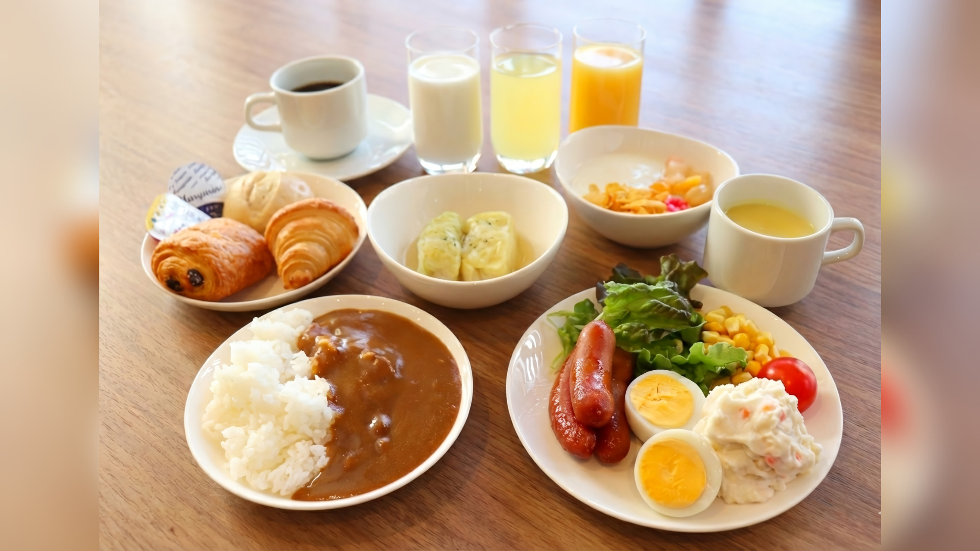 軽朝食の一例（2026年4月1日以降のご宿泊分より）