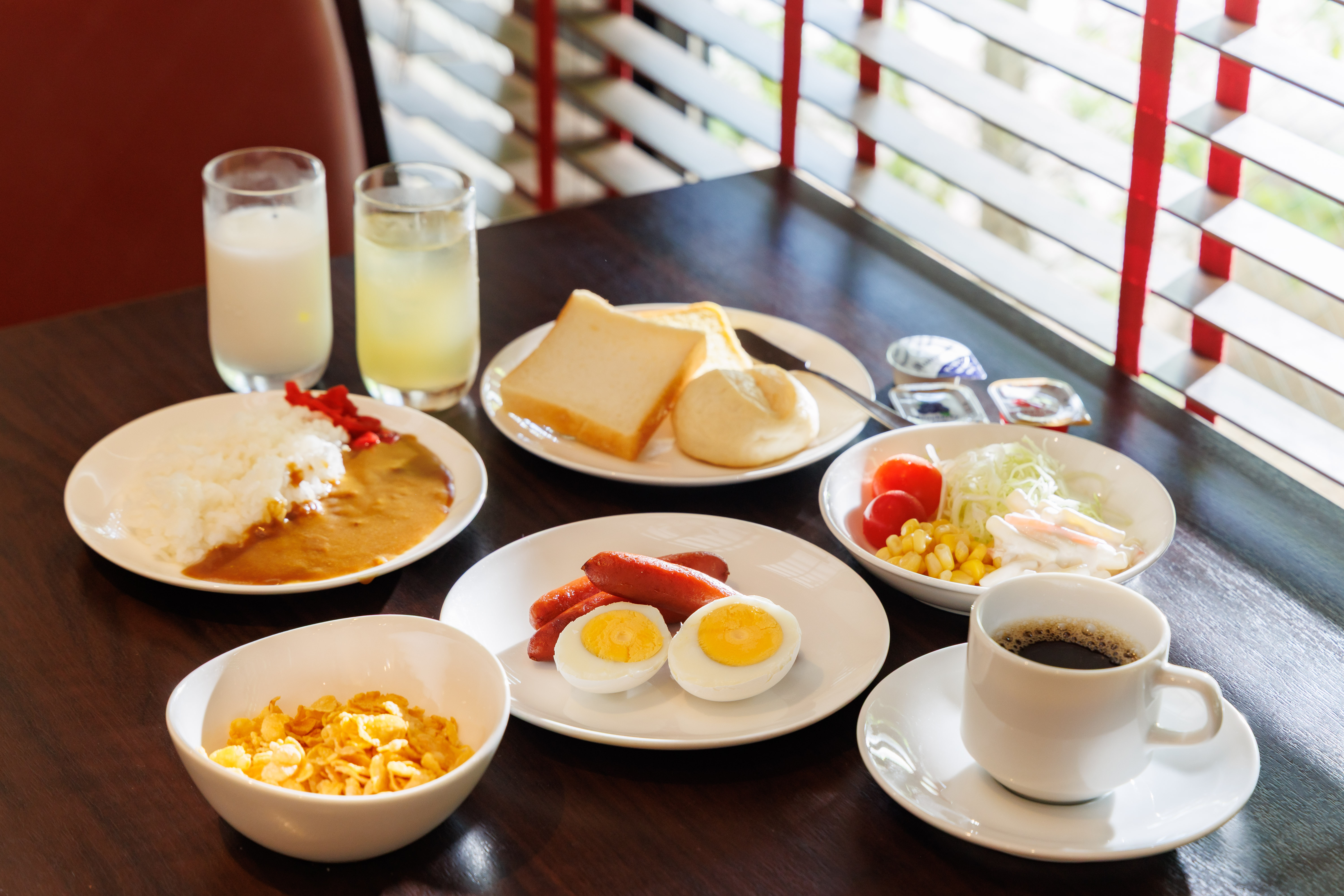 無料軽朝食盛付イメージ