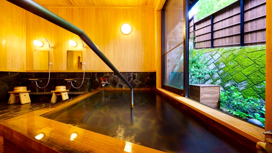 湯処は宿泊のお客様専用の炭酸水素塩泉の温泉です
