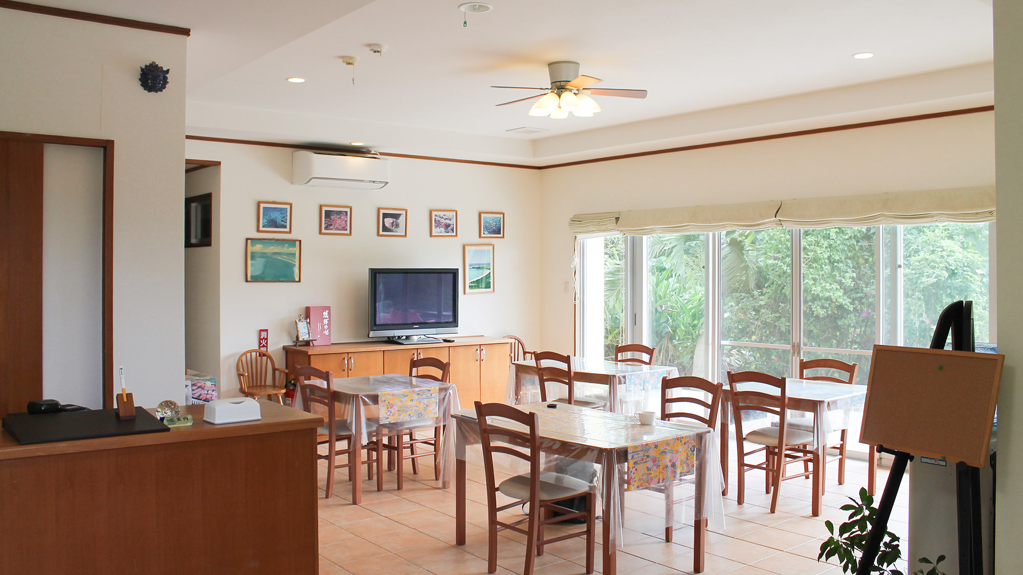 ・【レストラン】広々とした空間でゆったりとお食事をお楽しみください