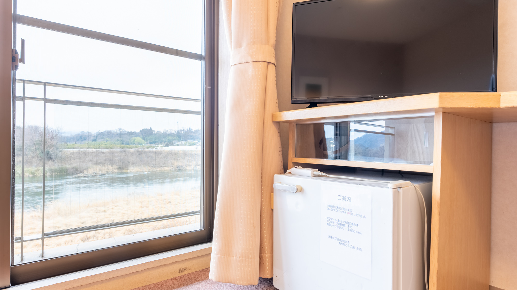 バリアフリー客室　車イス可能　室内風呂【榛名山と利根川を眺望】
