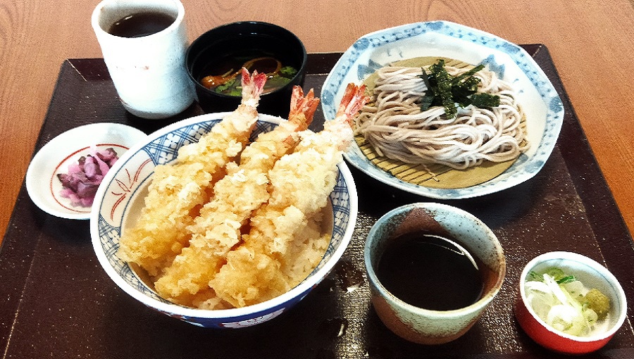 【2食付】お食事処で食べる！「海老天丼＆ミニそばセット」と朝食付きプラン