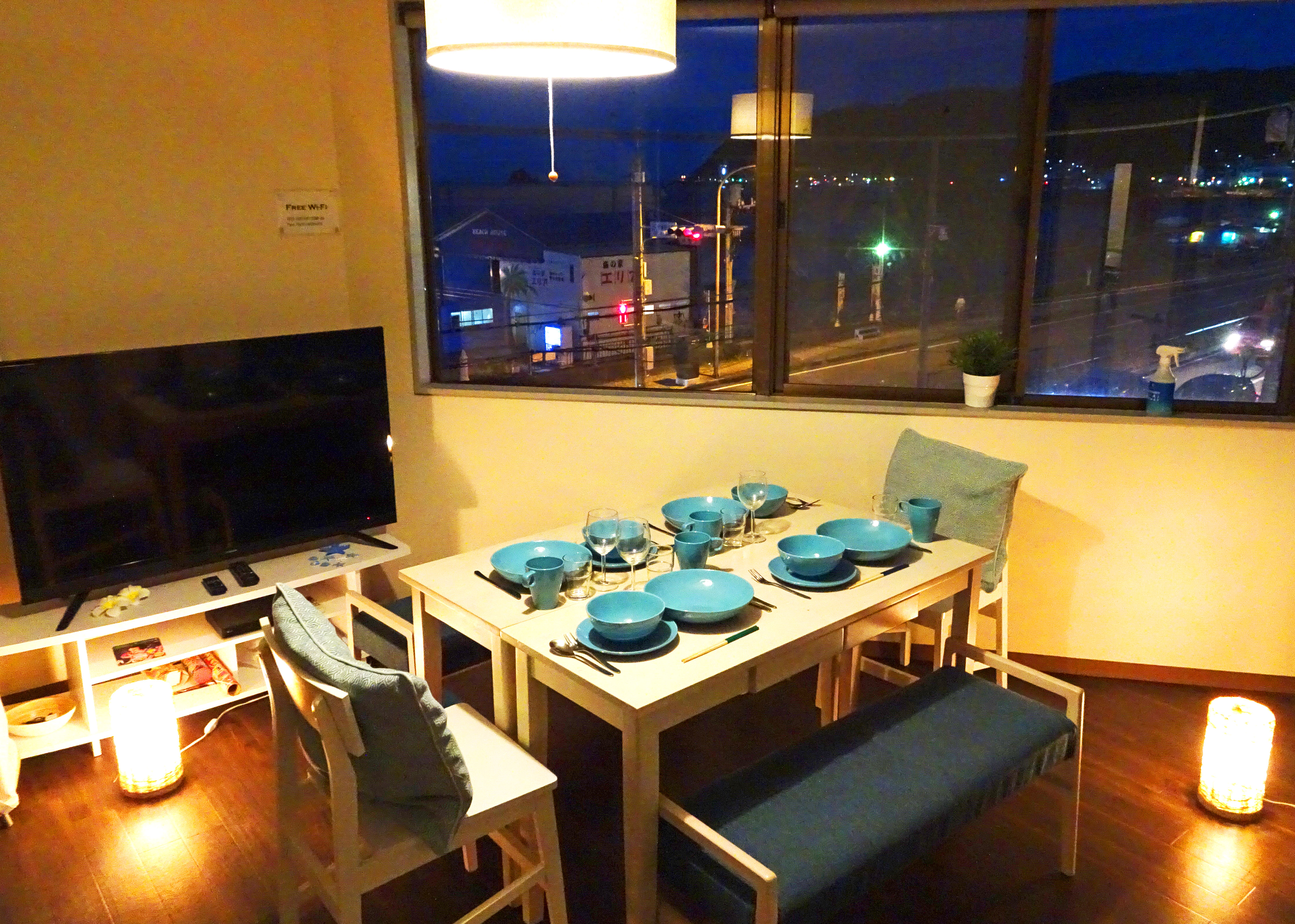 ダイニング　夜
