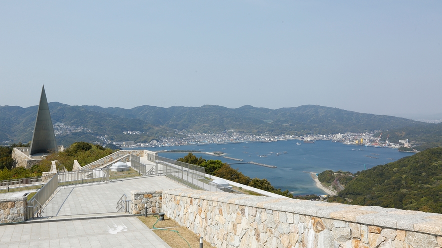 【若人の広場公園】世界的建築家丹下健三氏設計。戦争の悲惨さを後世に伝え恒久平和を願う施設（車10分）