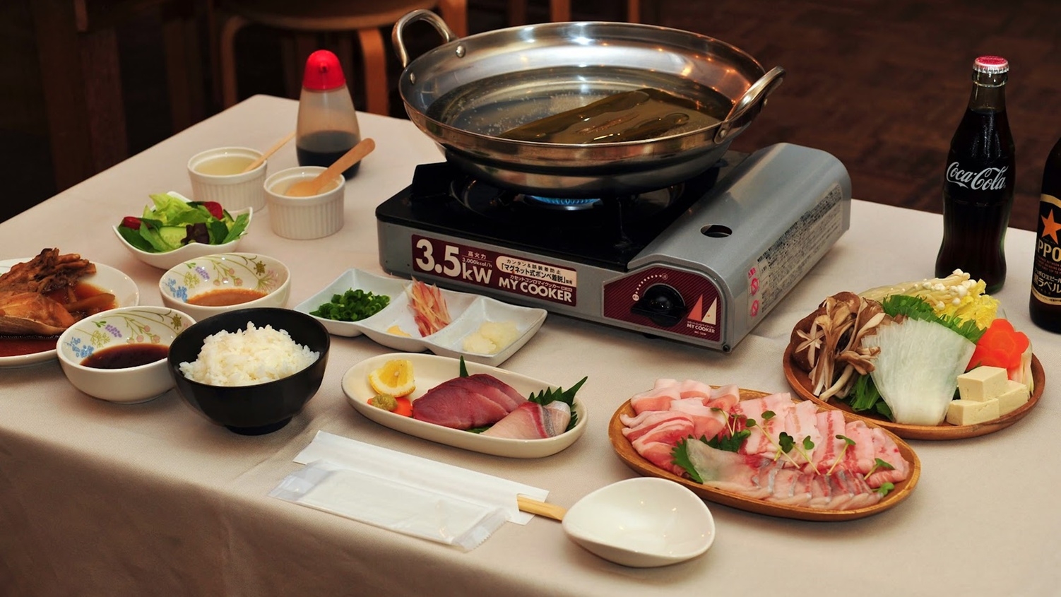 【ユクサ特製しゃぶしゃぶ(2食付)】ビタミン豊富な黒豚と生産量日本一のカンパチを堪能♪ワンドリンク付