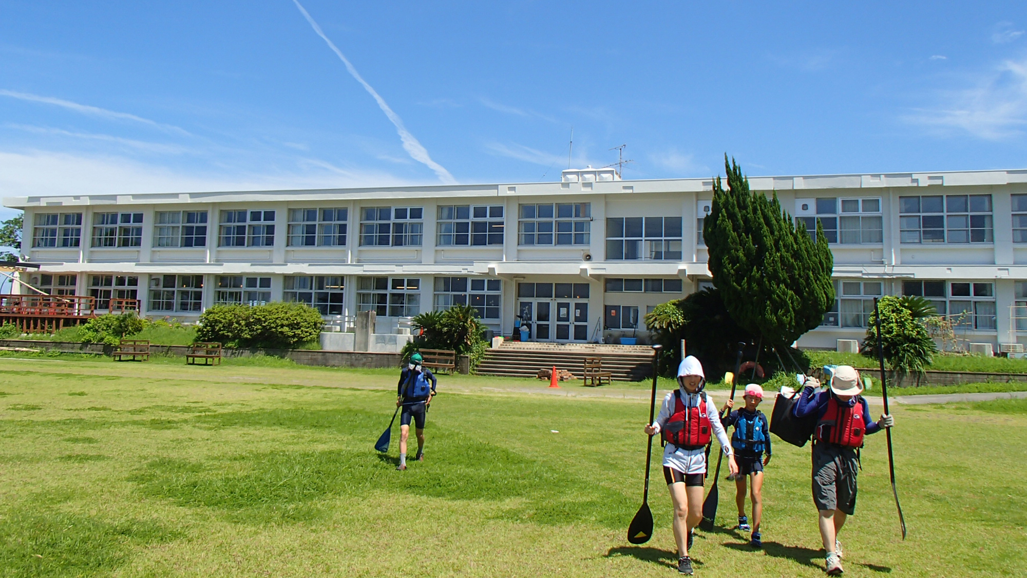 マリンスポーツの道具を借りて、いざ出発！