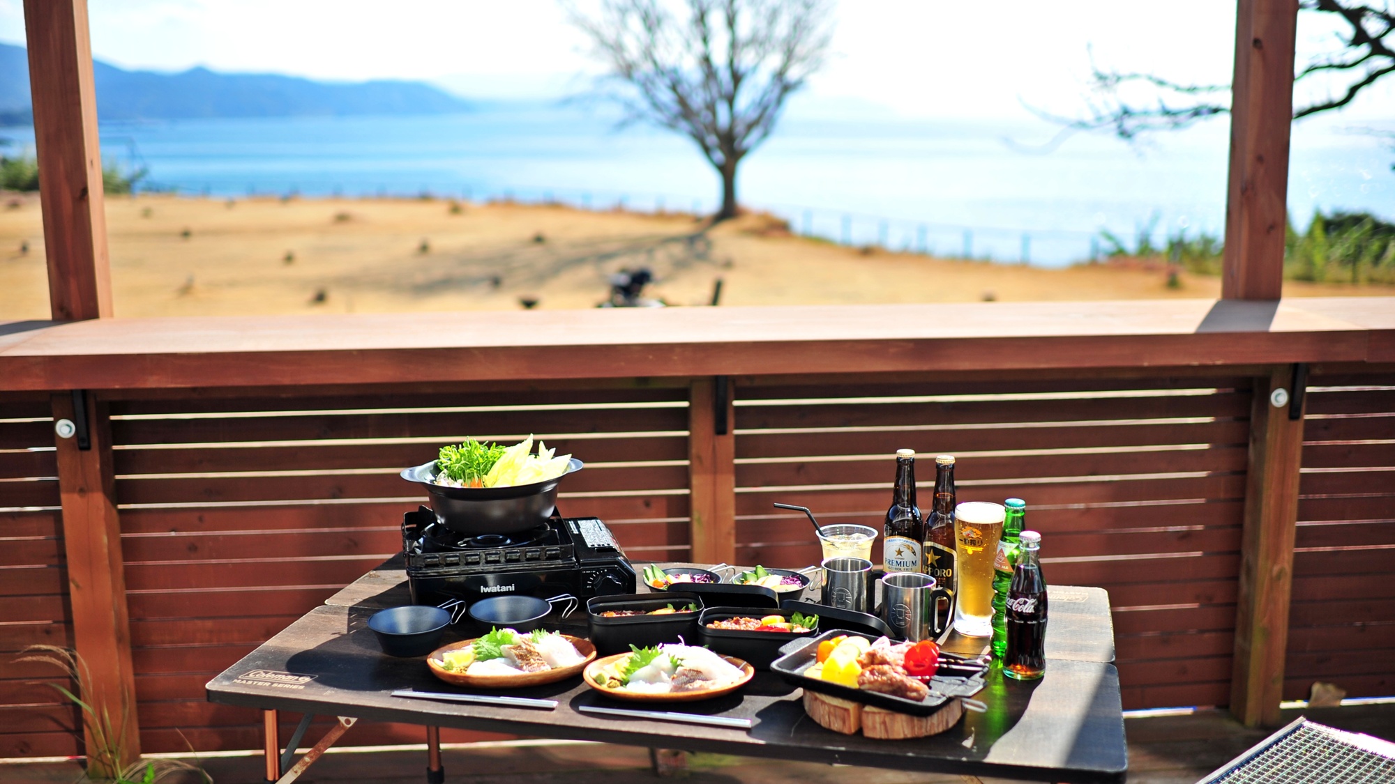 オーシャンビューを望めるデッキでキャンプ飯のご提供も相談可♪