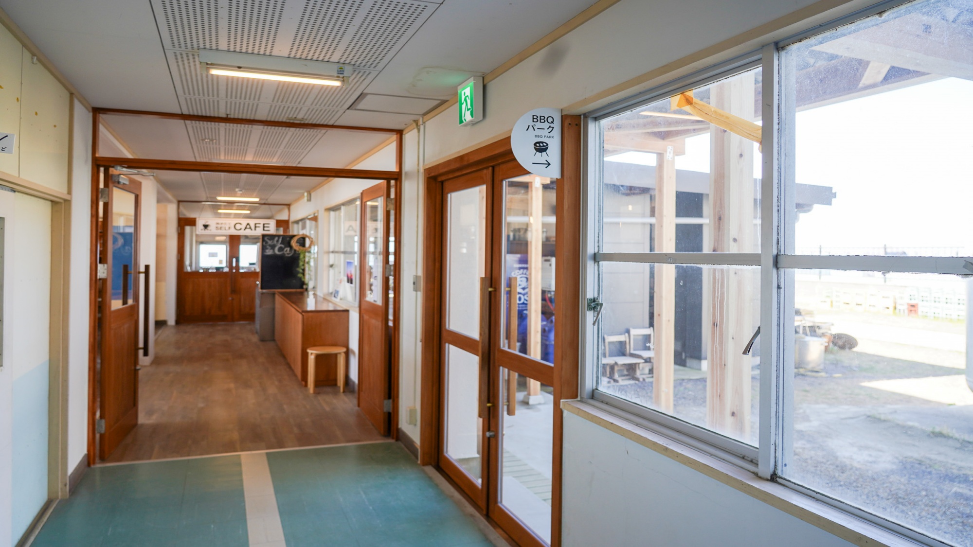 廊下BBQパーク、食堂入口