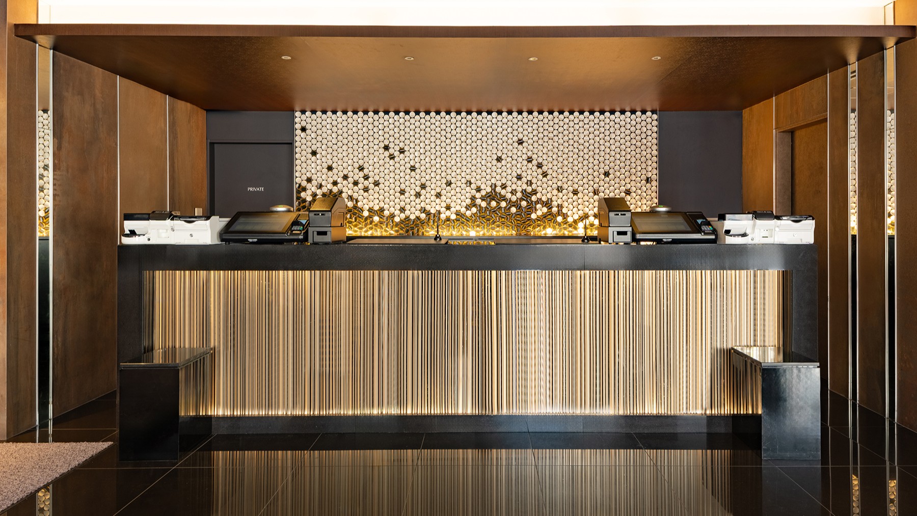 フロントカウンター