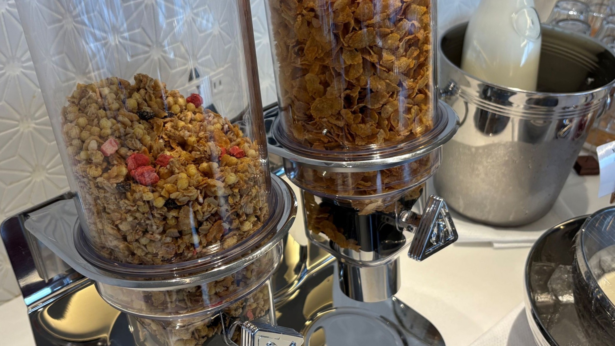 朝食イメージ（シリアル）