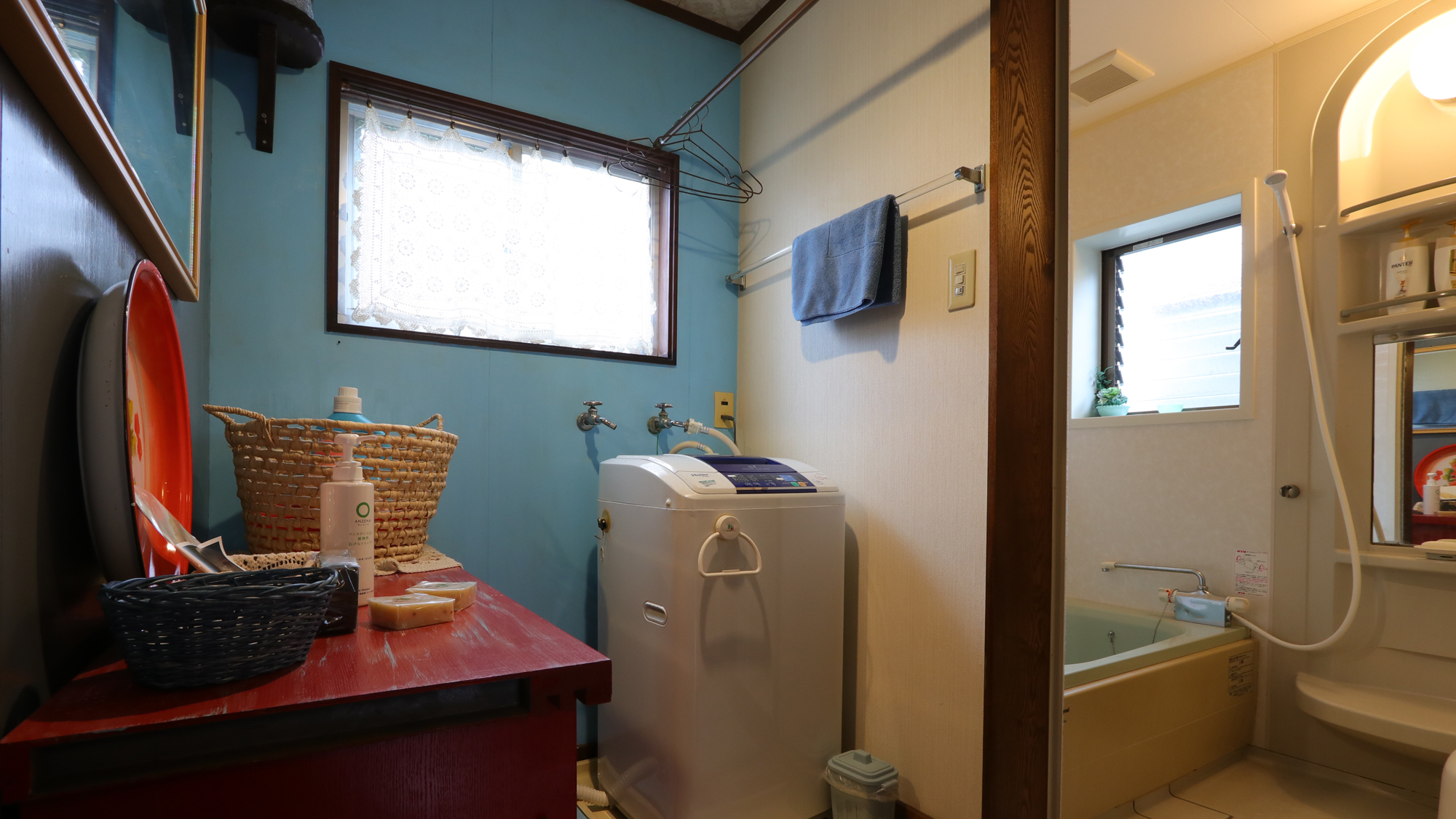 【バスルーム】洗濯機は無料でご利用いただけます。長期連泊も安心です