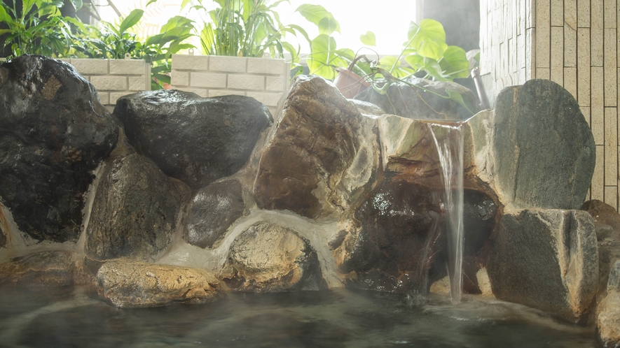 *【温泉】温泉が強いと感じたらお隣の普通のお湯で一休み。