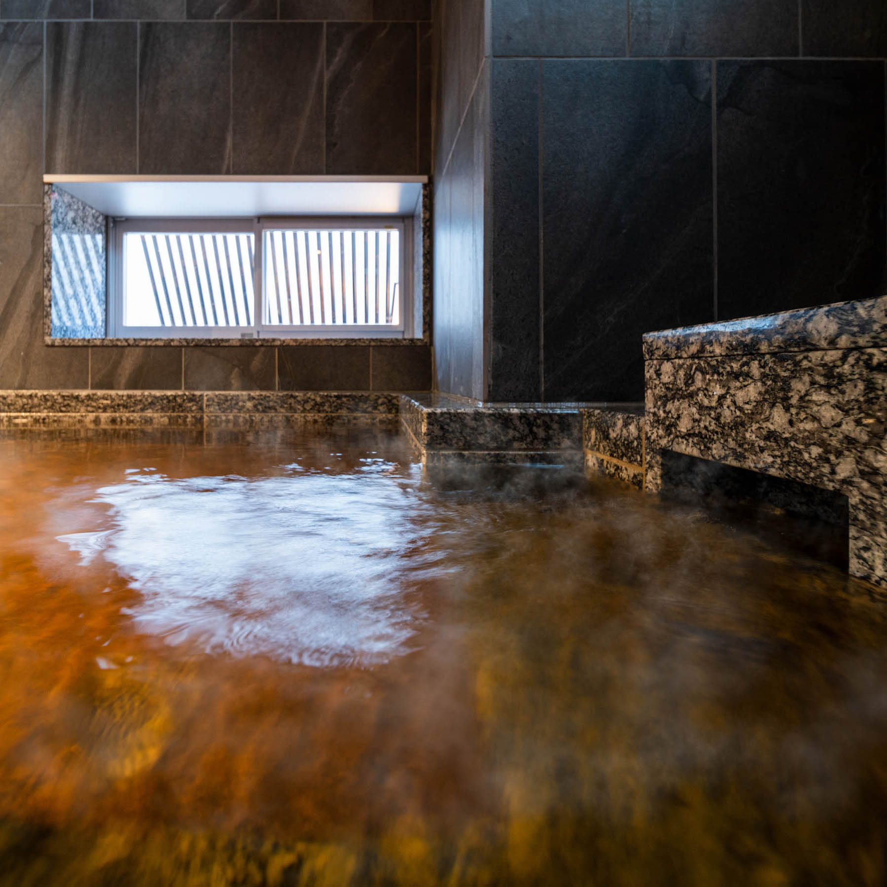 男女別天然温泉「桜桃の湯」