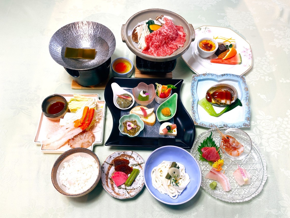 【6月宿泊の方は特典付】贅沢食材勢ぞろい！豪華和洋中膳【贅沢プラン】