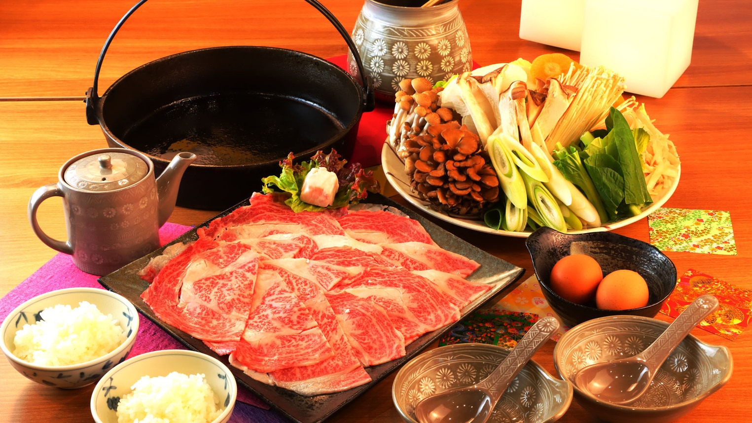 【お部屋で鍋シリーズ：すき焼き】定番すき焼きをゆっくりまったりお部屋鍋で♪心も体もあったか♪
