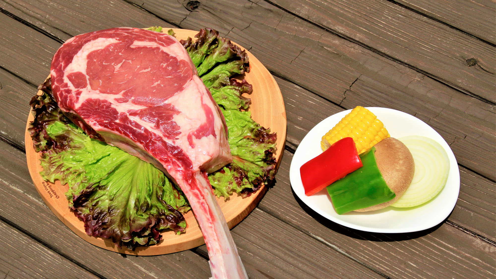 豪快な骨付きの特大ステーキ(^_^)は盛り上がること間違いなし！