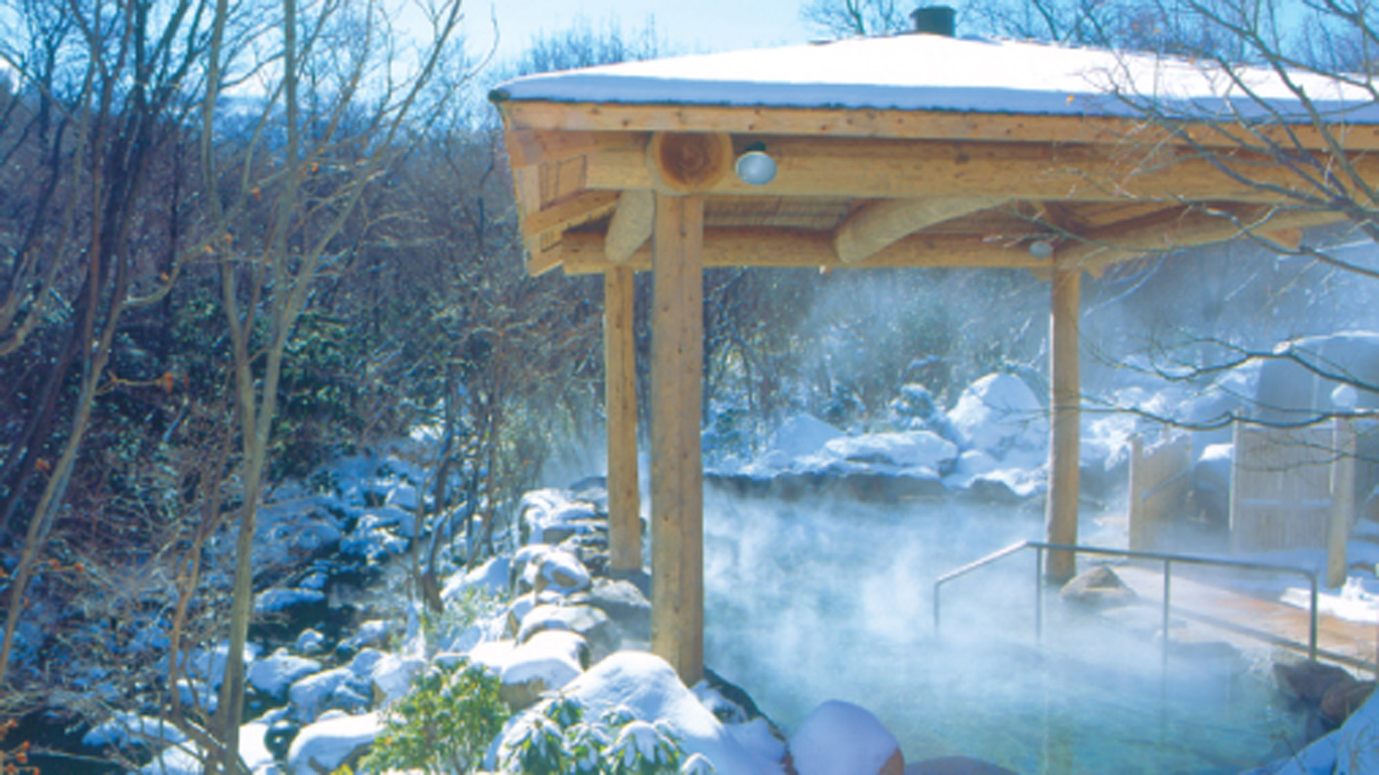 冬の露天風呂・雪見風呂でほっこり温まって♪