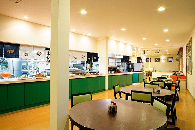 1st floor restaurant "Pirate-tei"