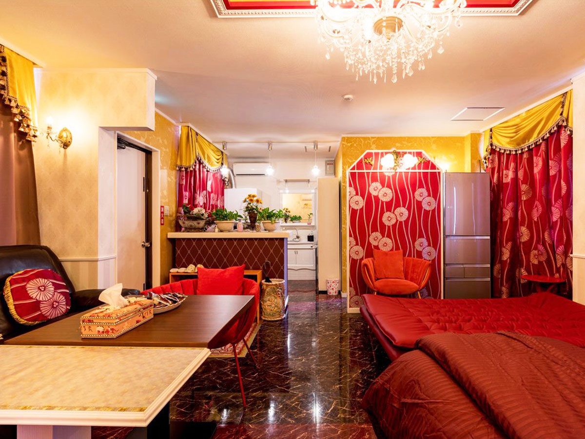 【客室内設備】大きな冷蔵庫完備で便利です。