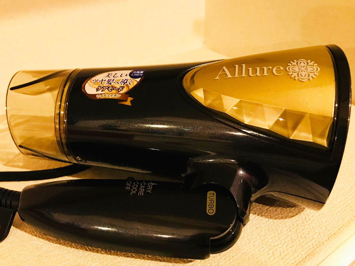 【客室内設備】女性に嬉しいマイナスイオンドライヤー完備