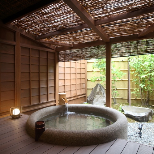 お部屋　１階露天風呂付　木米の間　露天風呂