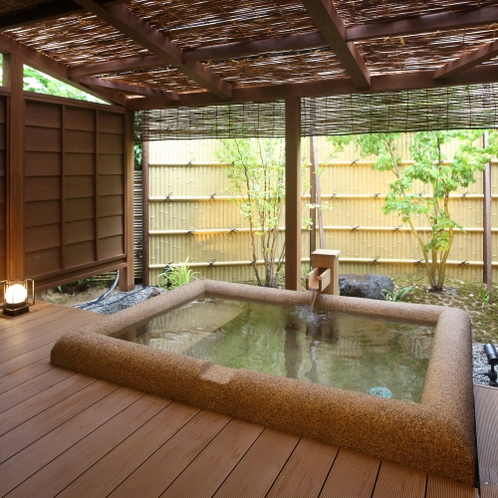 客室　１階露天風呂付　古九谷の間　露天風呂