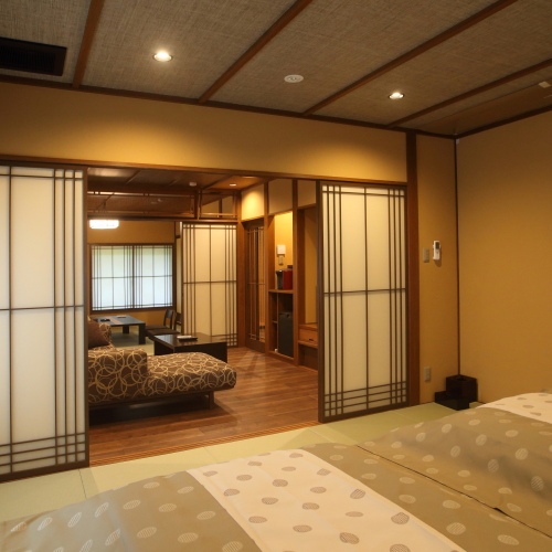 お部屋　２階半露天付客室　赤絵