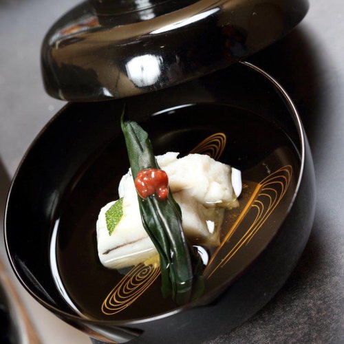 椀物　　　鱧真丈　焼き茄子　金時草　梅肉　青柚子