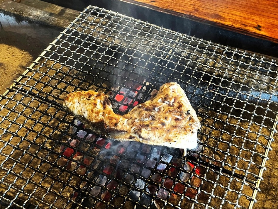【コスパ重視：平日（日〜金）限定】 お得な全館貸切体験！お刺身3点盛＆炉ばた焼で大人の休日旅