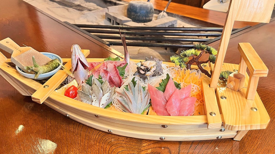 【当館１番人気プラン】  地魚舟盛と炉ばた焼で伊豆の味覚をお得に堪能