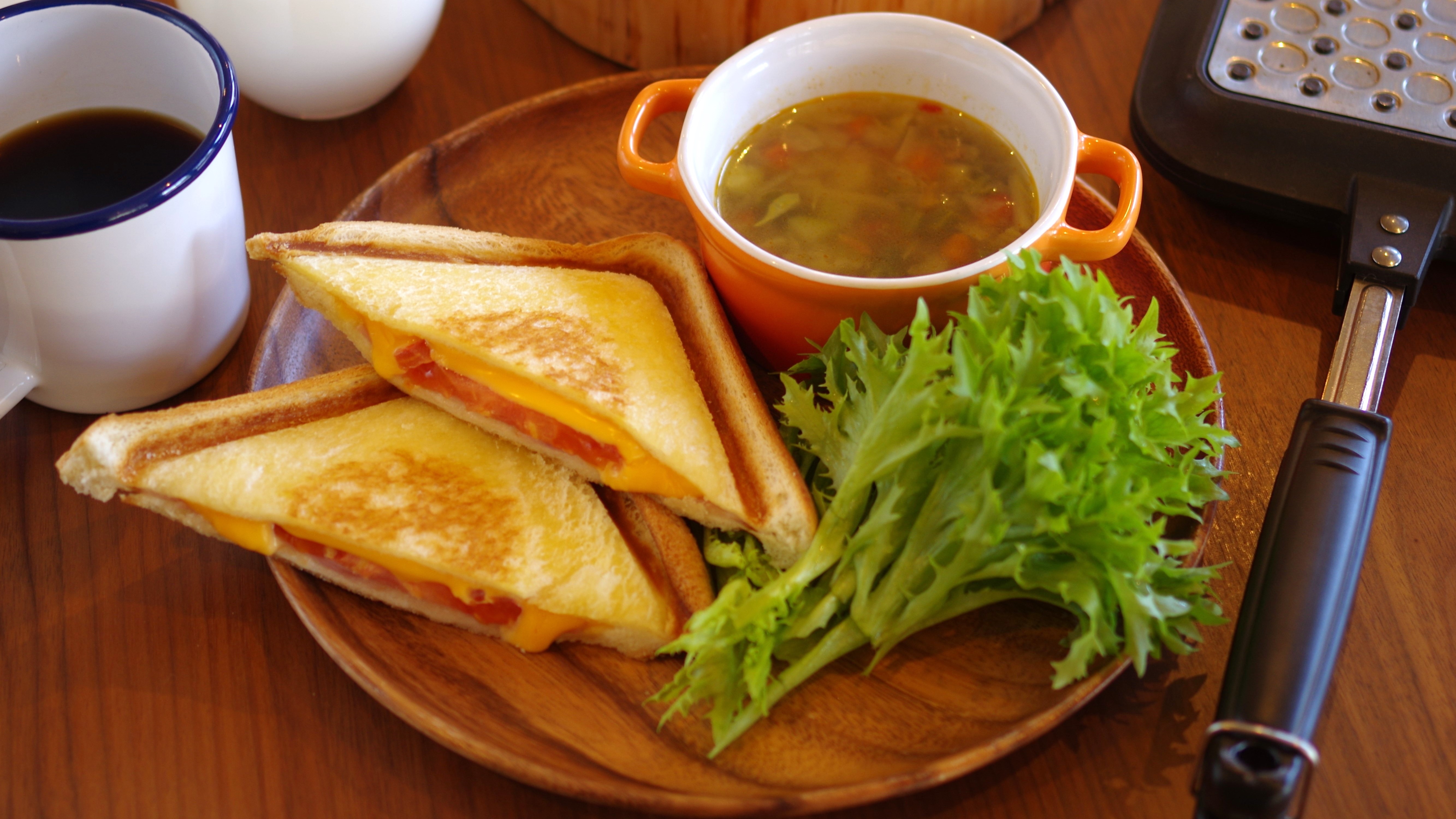 朝食　ホットサンド