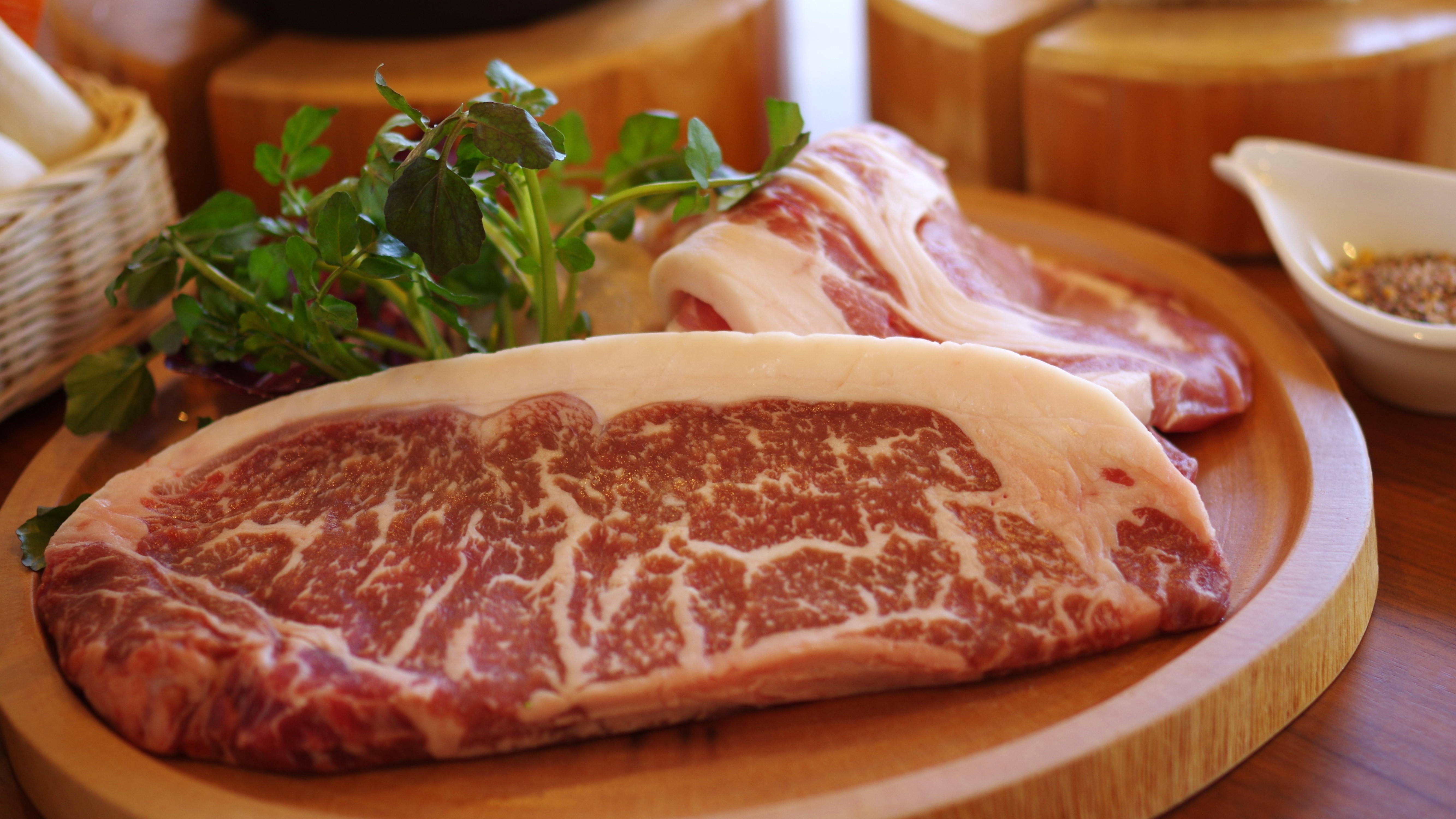 夕食　BBQディナー　リブロースステーキ