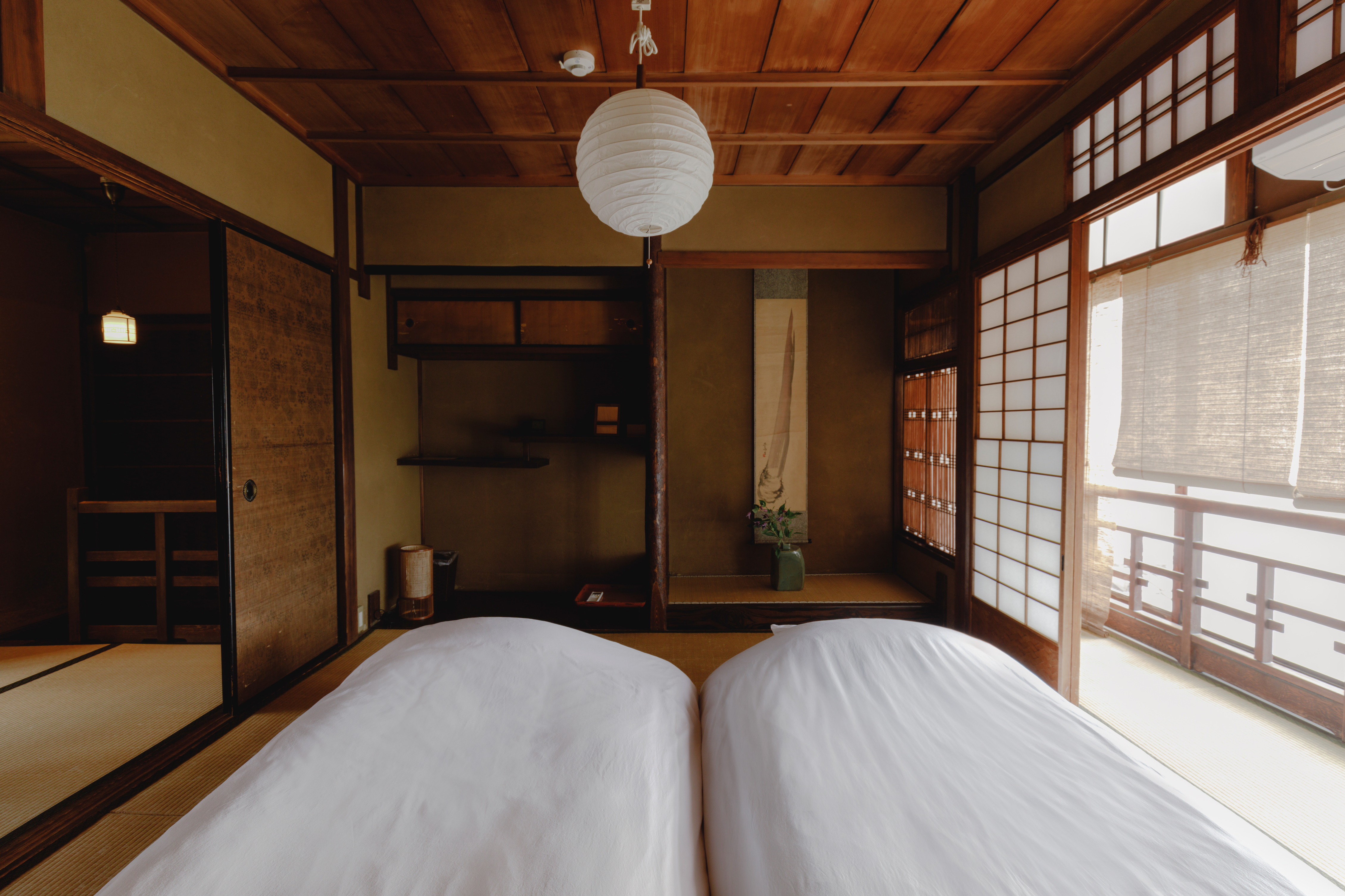 ２階寝室（奥の部屋）