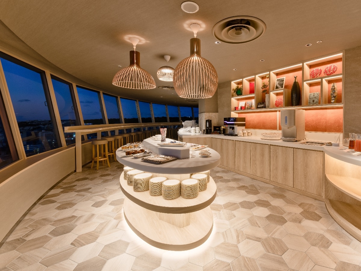 【50％OFF】【楽天スーパーSALE】ポイント10倍！30日前の予約限定／最上階ラウンジ付／朝食込