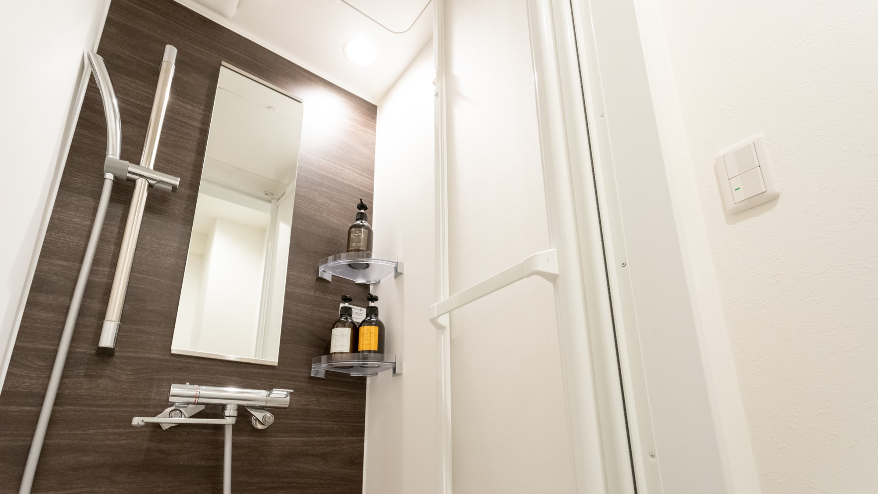 客室シャワールーム