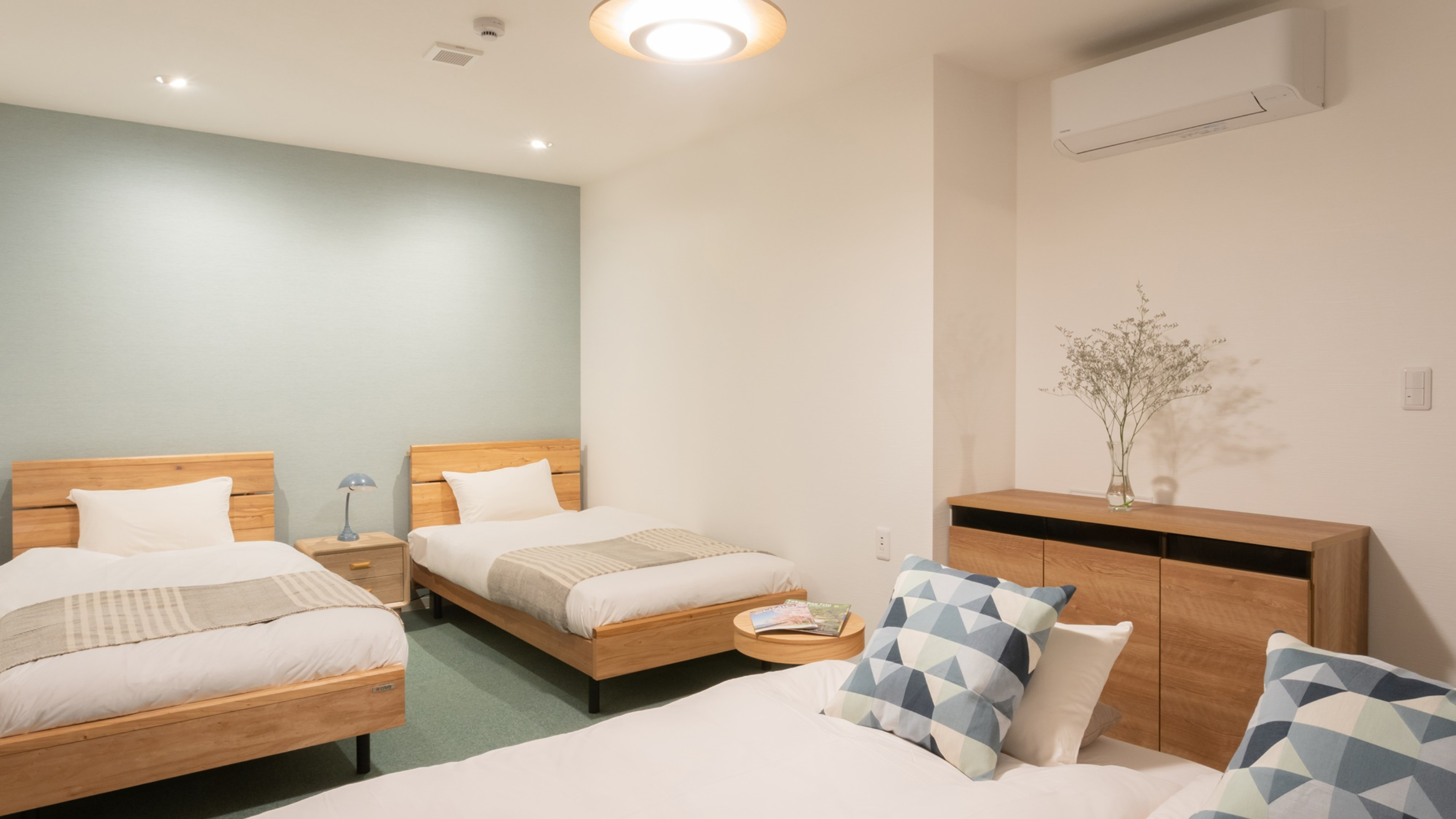 スーペリアツイン（ソファベッド展開時）